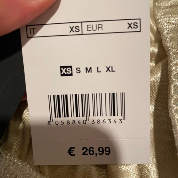 Kendall and Kylie Gold Shimmery Party Skirt NWT - Picture 6 of 6